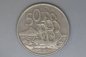 1971 - New Zealand - 50 Cent Coin - Endeavour - F