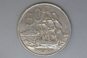 1974 - New Zealand - 50 Cent Coin - Endeavour - F