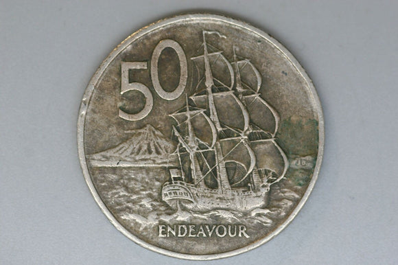 1975 - New Zealand - 50 Cent Coin - Endeavour - F / Grotty